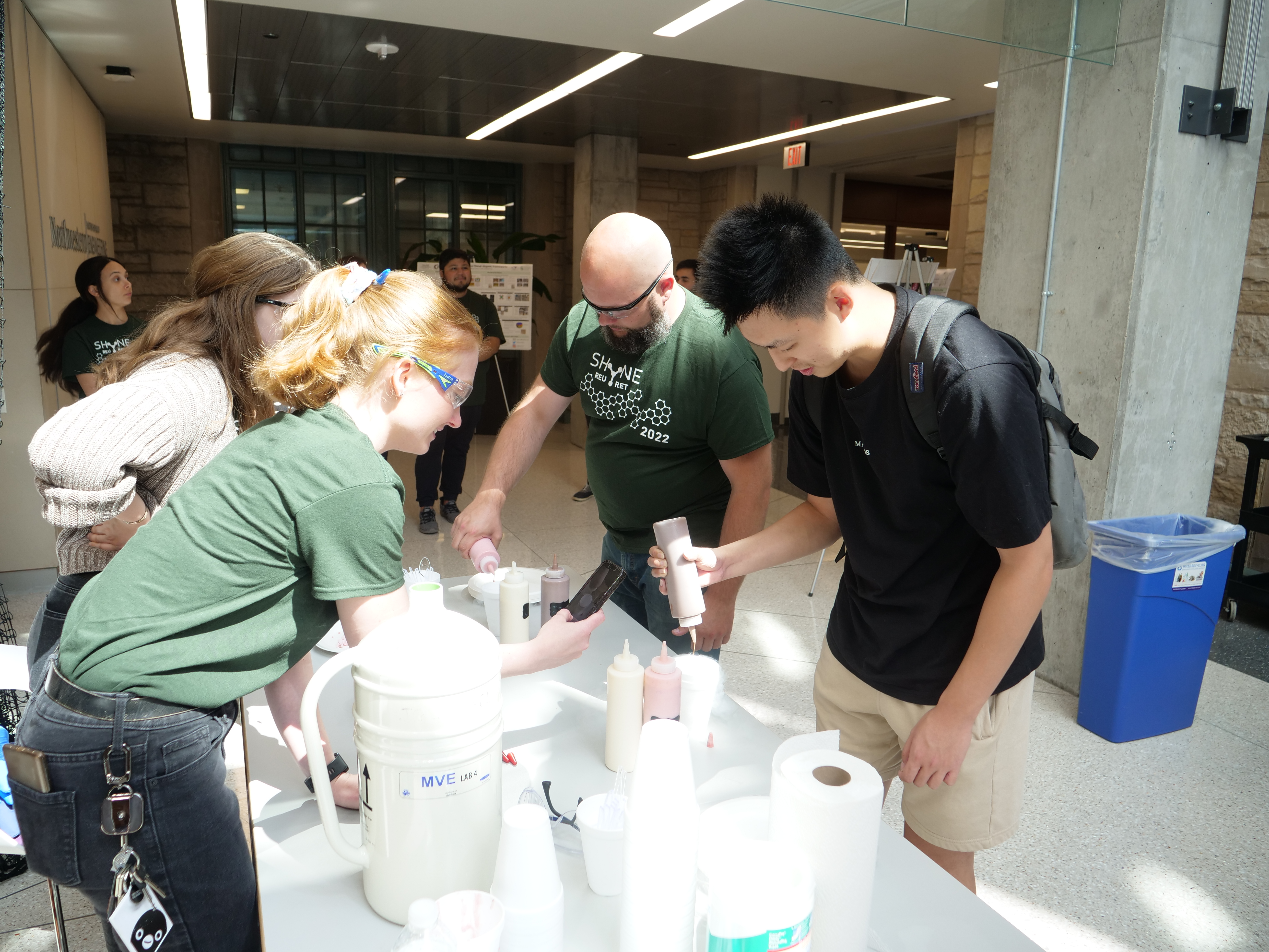 REU & RET's participants making some liquid Nitrogen ice cream!