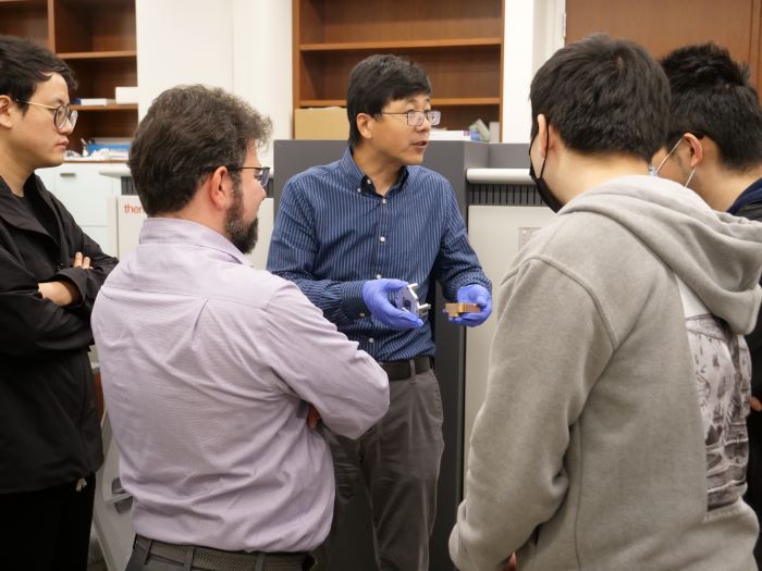 Dr. Xinqi Chen with students 
